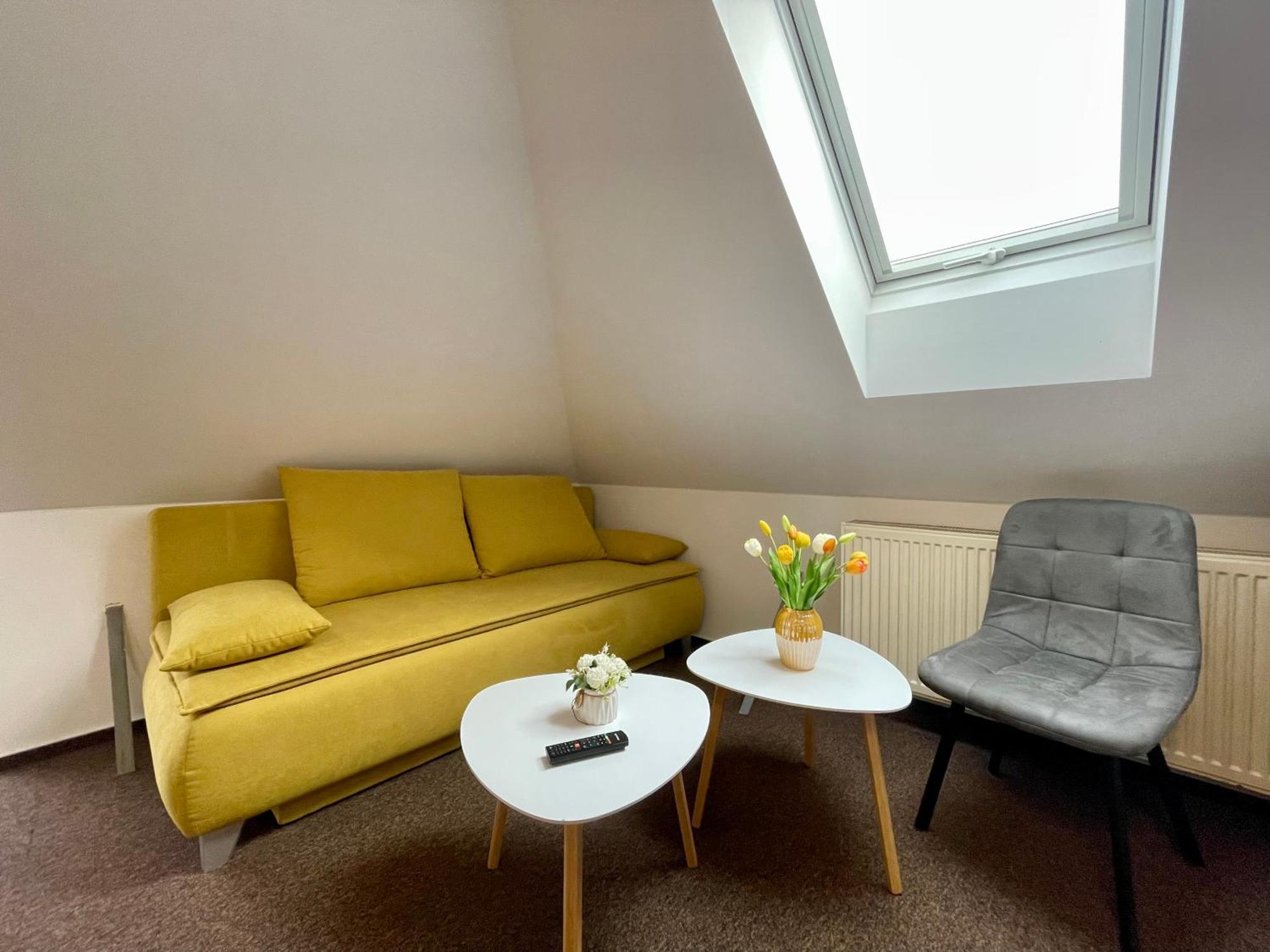 Hotel Aldo Unicov Bagian luar foto