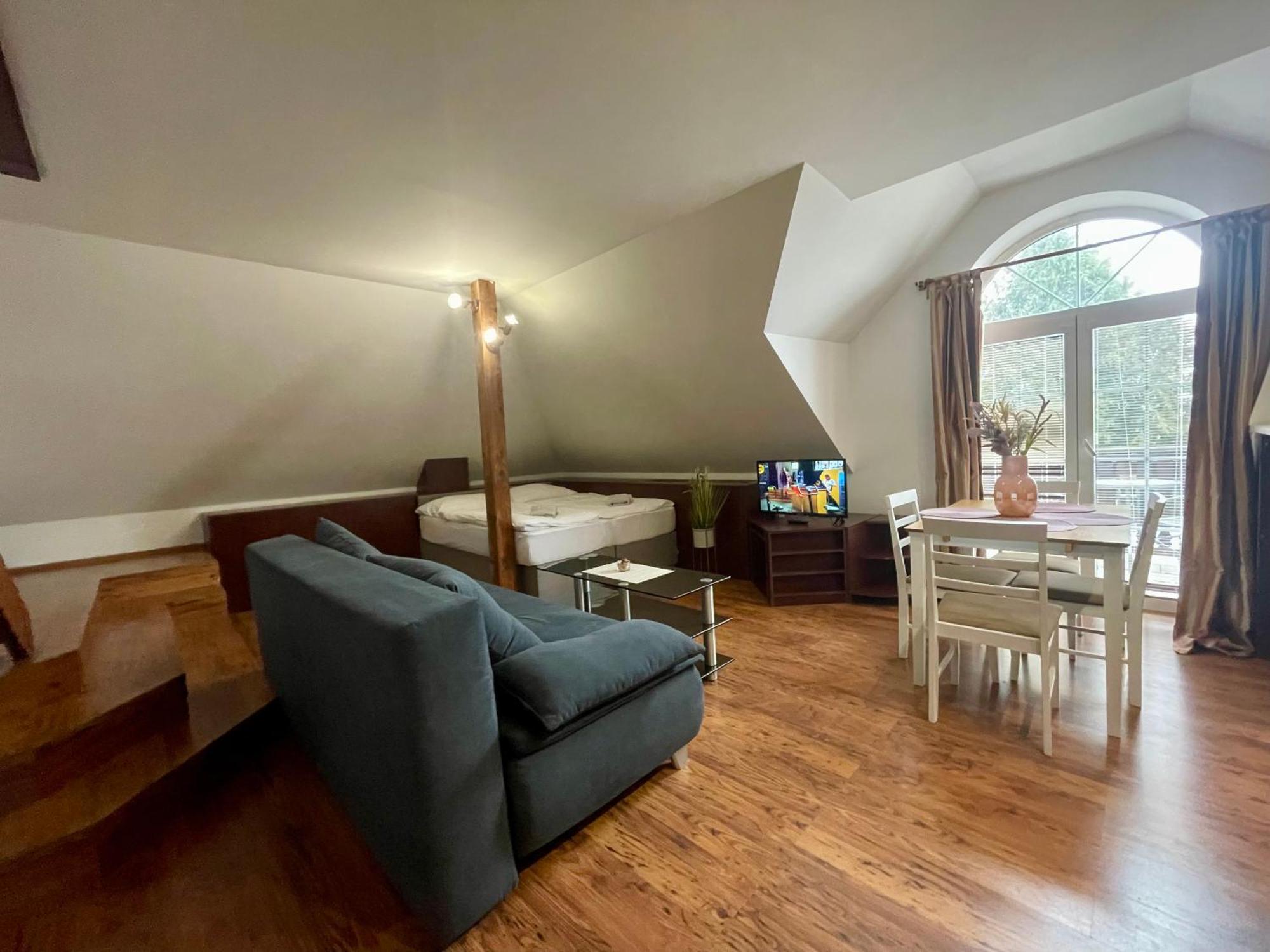 Hotel Aldo Unicov Bagian luar foto