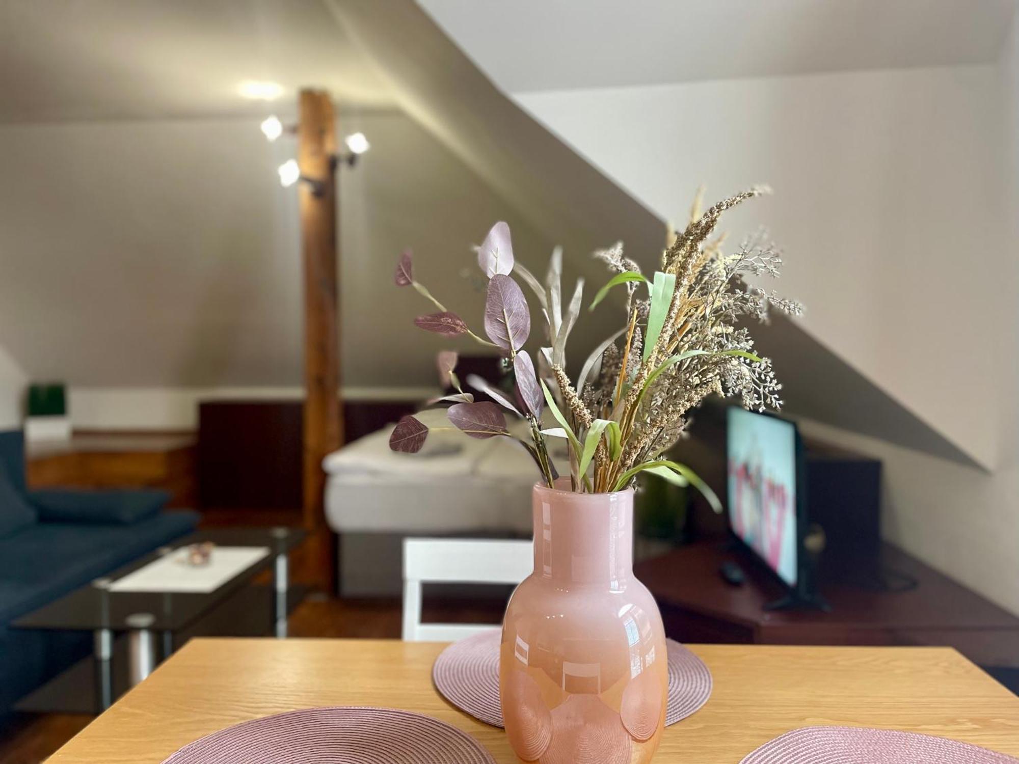 Hotel Aldo Unicov Bagian luar foto
