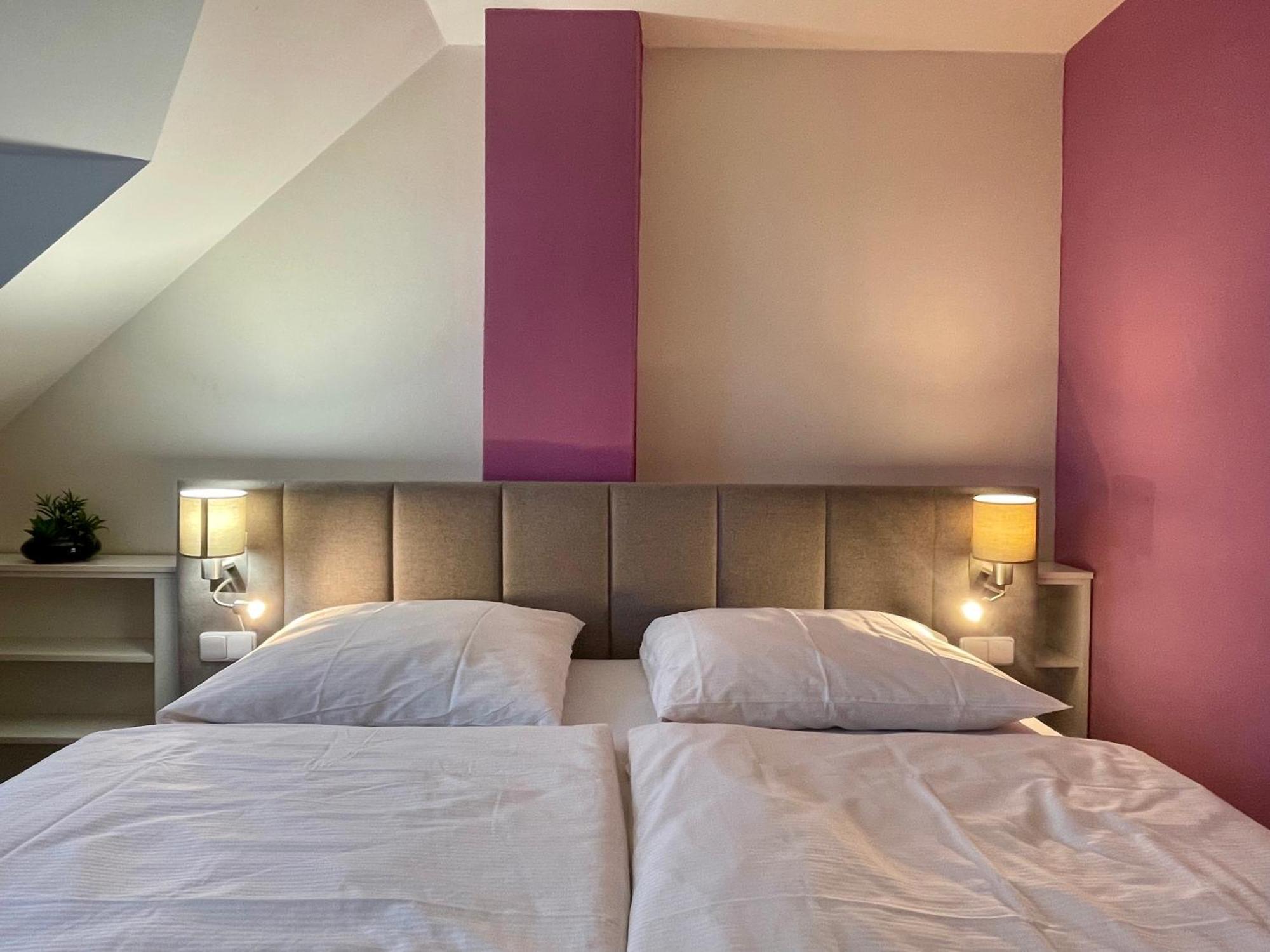 Hotel Aldo Unicov Bagian luar foto